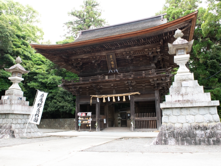 お宮参りにおすすめの府八幡宮